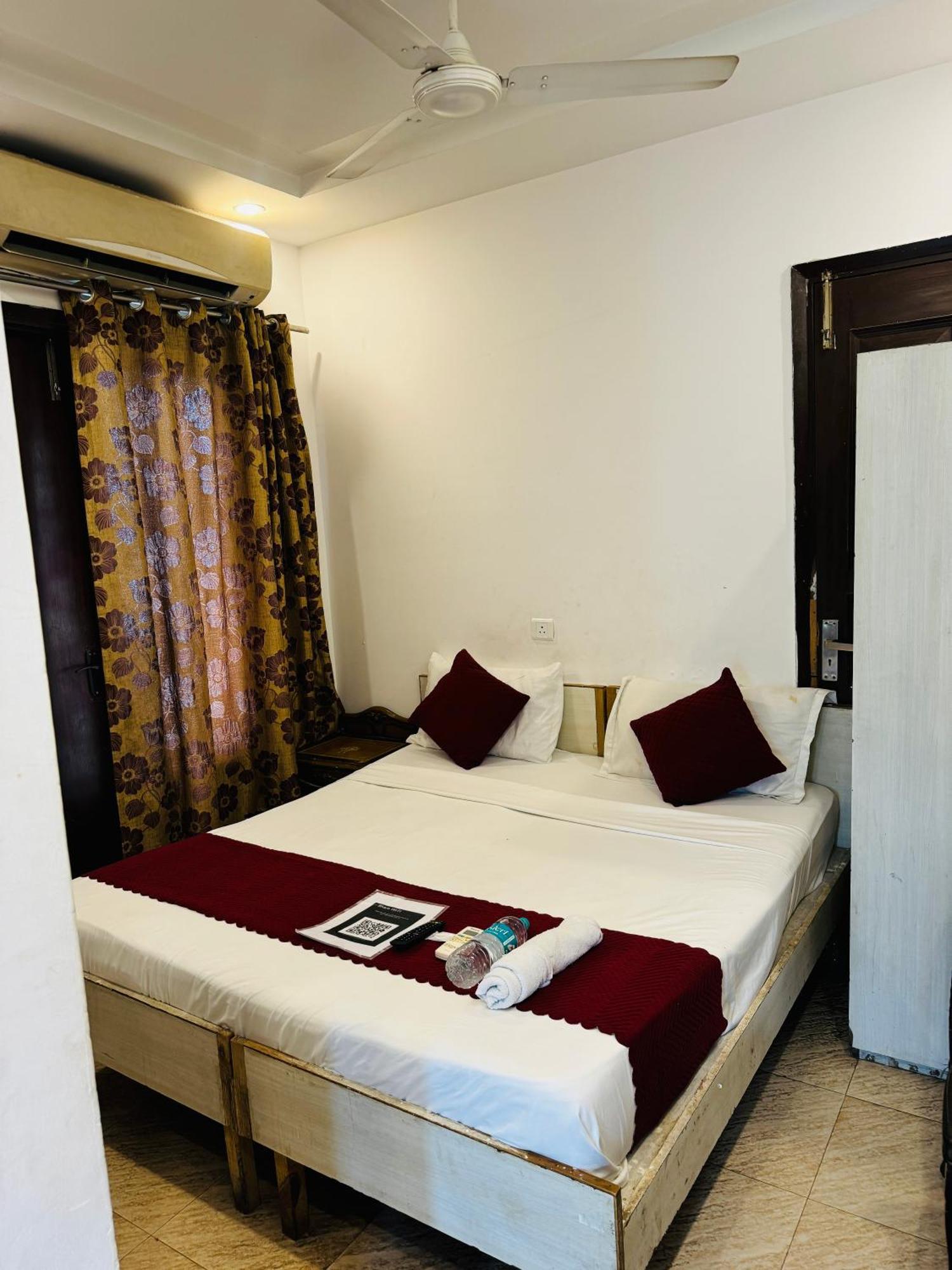 Couette-café Bir In Jangpura New Delhi