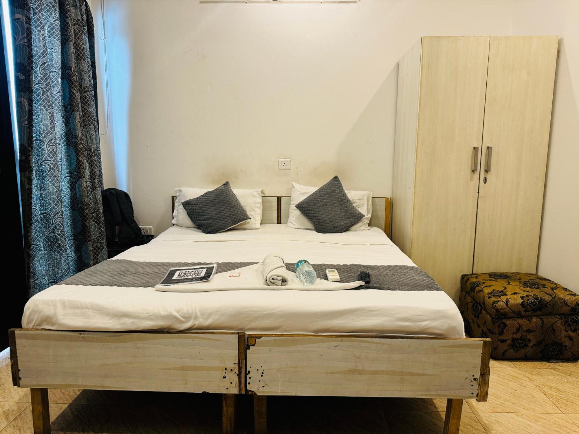 Bir In Jangpura Bed & Breakfast